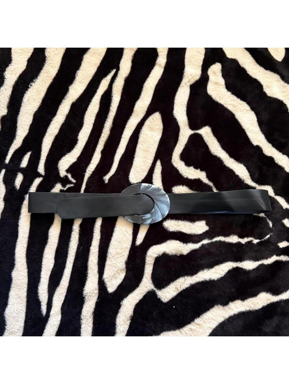 VINTAGE BIG BUCKLE BELT